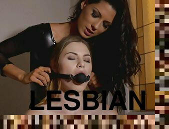 Late night lesbian pussy and ass licking between Alexa and Milena