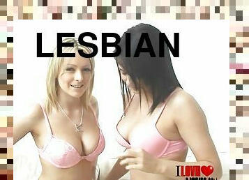 isot-tissit, lesbo-lesbian, teini, luonnollinen, rintava, eroottinen, rintaliivit