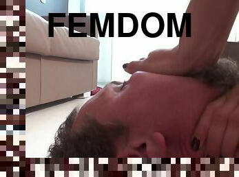 femdom hand over nose and mouth