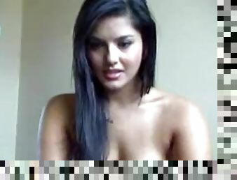 Webcam solo sex video with brunette babe Sunny Leone