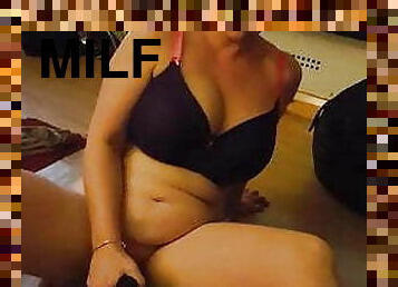 Joanne, sexy UK MILF Slut