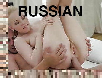 rusa rubia seno anal