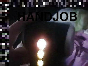 handjob-seks-dengan-tangan-wanita-pada-penis-laki-laki