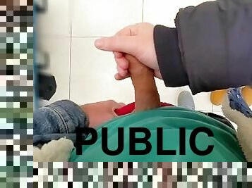 Geiler riskanter Handjob im Supermarkt - public:PPP Day 4 of 10 Day CumChallenge