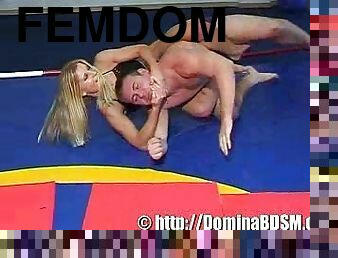 Pretty blonde babe with a sexy ass wrestling a guy