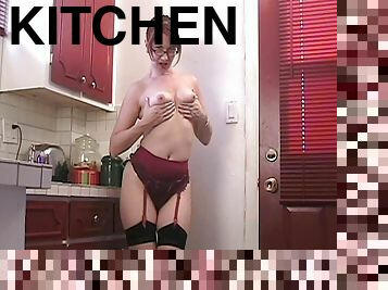 Mina Gorey toy fucking her cunt in homemade masturbation video in the kitchen