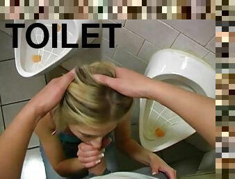 Slim blonde Mia Hilton works on her BF's dick in the toilet