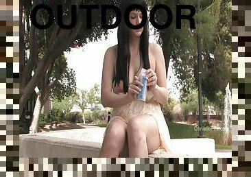 Unbelievable Danielle Masturbates Outdoors In A Solo Model Clip