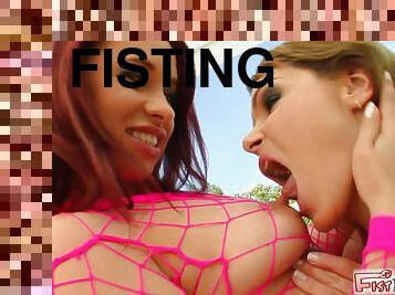 Jeny B and Olga practise anal fisting while making lesbian love