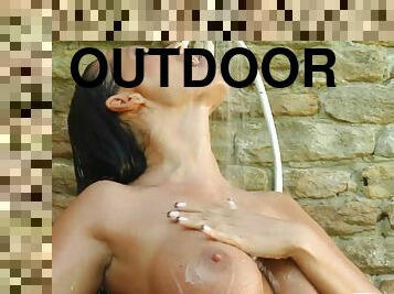 Fantastic Mandy Masturbates Outdoors With Sex Toys