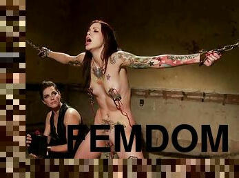 Tattooed Krysta Kaos gets wired and pinched in femdom vid