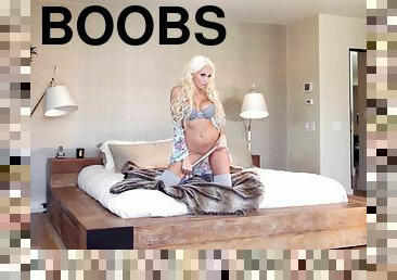 Stunning Khloe Terae shows her big boobs in a bedroom