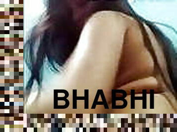 Sexy Bengali Bhabhi Fingers Herself For Neighbour