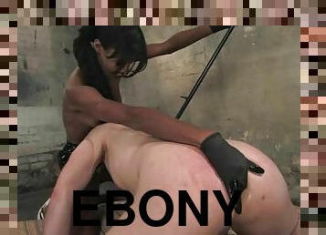 Kriss expected to get tortured by a sassy ebony babe