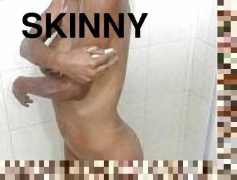 enjoy my beautiful body while I shower
