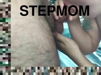 HORNY STEPMOM GIVES STEPSON BLOWJOB UNTIL CUMSHOT
