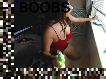 Mommy sexy cleaning boobs bounce and jiggle quick workout no bra vlog