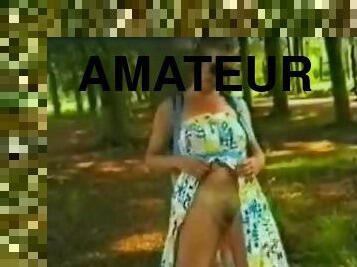 Sexy Amateur Flasing Her Pussy in the Woods