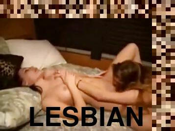 Lesbians sucking on each other´s tits and fucking