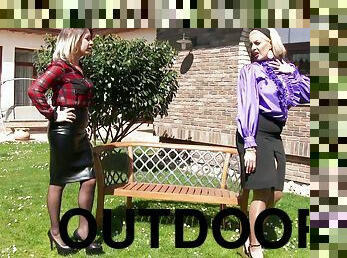 Wonderful outdoors clip along two lovely lesbians