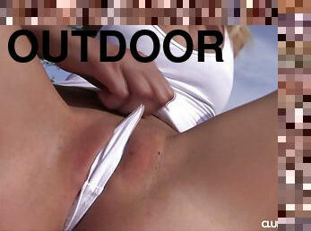 Out in a field a fit blonde works out then gets naked and cums