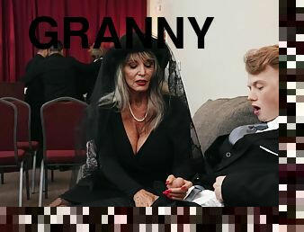 Dirty granny Sally D'angelo enjoys having sex with a younger man