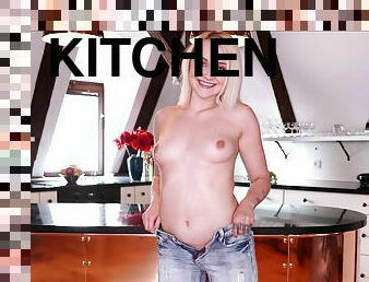 Hot ass blonde girl Marilyn Sugar masturbates in the kitchen