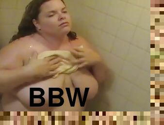 BBW chick Hunny Bunz moans while pleasuring her horny fuck hole