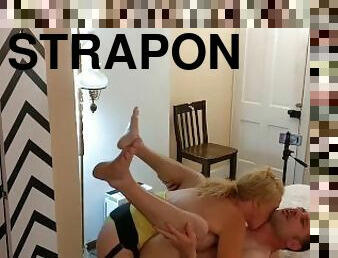 doggy-style, strap-on, amatör, milf, leksak, man, hårt