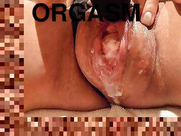 clitoris, masturbaatio, orgasmi, pillu-pussy, amatööri, lelu, mälli, kiimainen, soolo, märkä