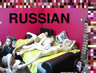 Russian Teenagers – Amateur Group Does Hot Threesome Cam Show