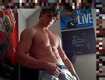 muscle amateur twink jerking off