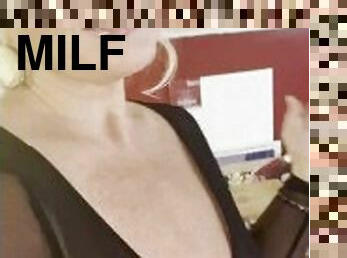 Curvy MILF Rosie: Mini Clip - Post Film Behind The Scenes - Hoe Training