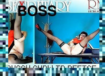 SEXRETARY Secretary shows pussy The boss shoots a naked secretary on video