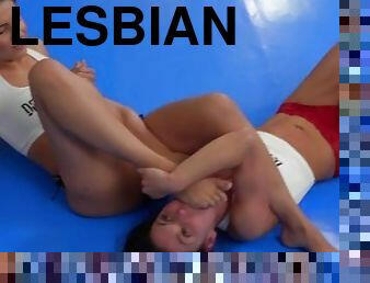 lesbian-lesbian, kaki, fetish-benda-yang-dapat-meningkatkan-gairah-sex, berambut-cokelat, payudara-kecil