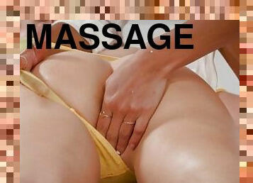 Not a normal massage, Veronika Leal and Stella Cardo