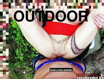 Outdoor Analsex mit einer tätowierten deutschen Milf beim echten Sexdate