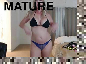 Hot blonde mature woman, beautiful and hot as fuck is live now