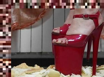 I crush little bread with my lap dance heels (visual 1)