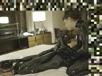 Pussy Licker In Rubber