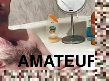 Wank in the bath