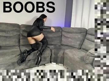 Caliente latina hace demasiado pee en el sofa nuevo