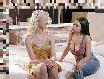Chloe Cherry and a girl please each other's cunts without sex toys