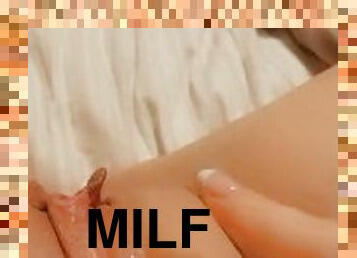 Sent MILF likes getting her fingers wet