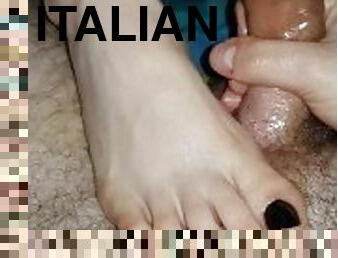 Oil Footjob Fidanzata Italiana - DIALOGHI ITALIANI