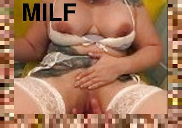 MILF CUM PLAY