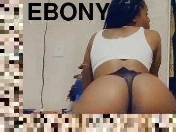 Thick Ebony shakes her natural cakes
