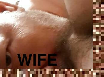 Eating the wife's pussy