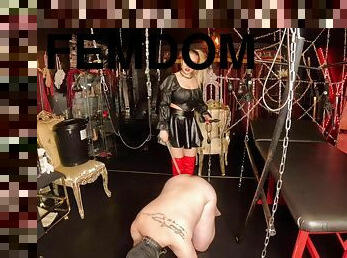 Sklave Das Erste Mal Im Domina-studio