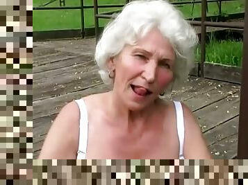 Horny Granny Rubs Her Cunt Outdoor Before Blowjob